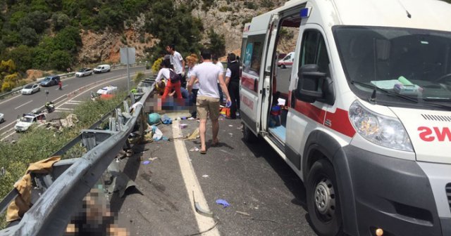 Muğla&#039;da feci kaza, 23 ölü var