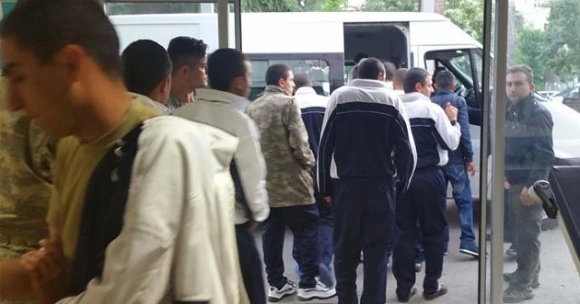 Sabaha karşı 200 asker hastanelik oldu