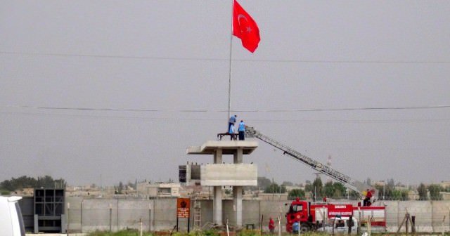 Sınırdaki Türk Bayrağı daha yükseğe çekildi