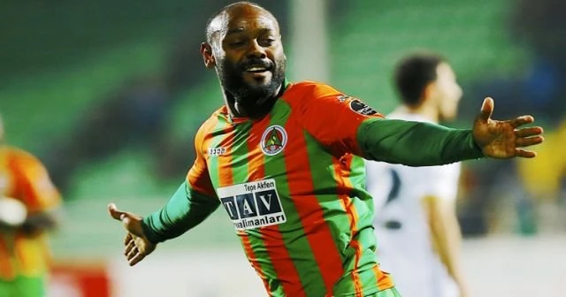 Süper Lig&#039;de bomba patlıyor! Vagner Love...