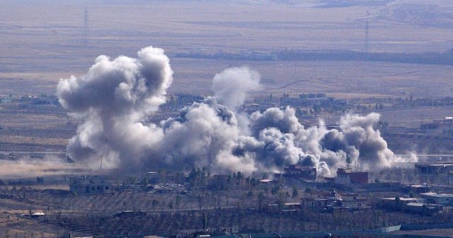 Suriye&#039;ye &#039;Manchester’dan sevgiler&#039; yazılı bomba atıldı iddiası