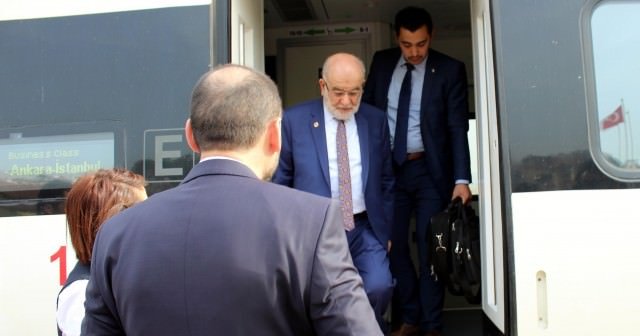 Temel Karamollaoğlu eleştirdiği YHT&#039;ye bindi