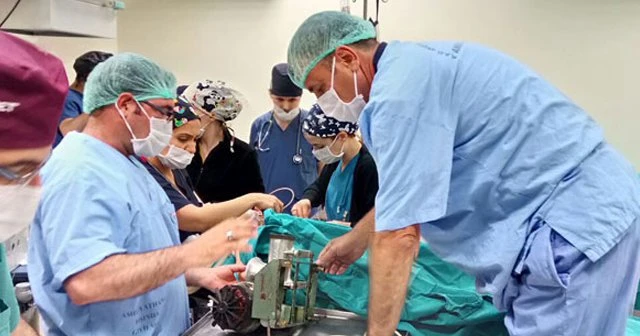 5 yaşındaki çocuğun eli, kıyma makinesine sıkıştı