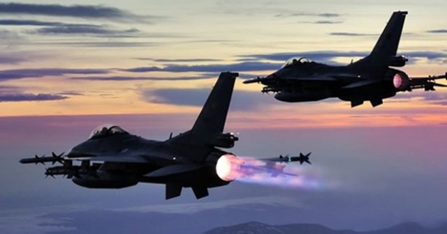 ABD&#039;de F-16 askeri gösteri uçağı kaza yaptı