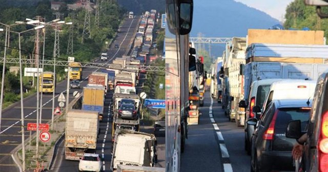 Bolu Dağı&#039;da trafik felç oldu, uzun kuyruk oluştu