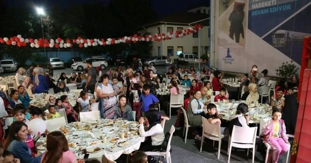 Deniz Feneri Derneği'nden dünya da ve Türkiye'de yetimlere iftar