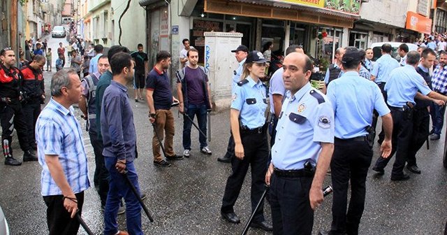 Gaziantep&#039;te silahlı kavgada polise de ateş açıldı: 5 gözaltı