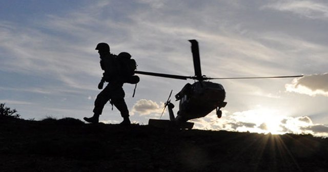 Hakkari&#039;de PKK&#039;dan taciz ateşi: 5 korucu yaralandı