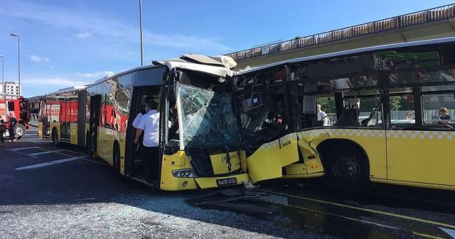 İstanbul&#039;da metrobüs kazası: 32 yaralı