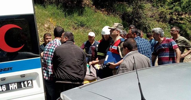 Kahramanmaraş&#039;ta cenaze yolunda kaza: 3 ölü, 1 yaralı