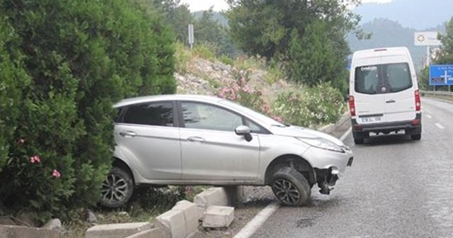 Kazaya bakarken zincirleme kaza yaptılar