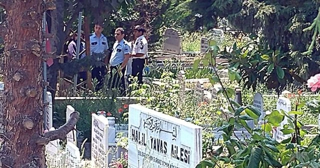 Kazılan yeri açan görevliler şoke oldu