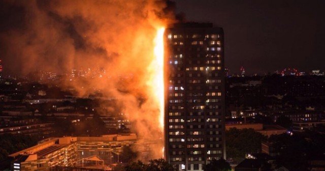 Londra&#039;da 5 binada yangın tahliyesi