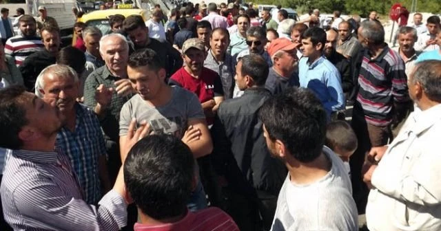 Malatya'da kavşak isteyen vatandaşlar yol kapadı