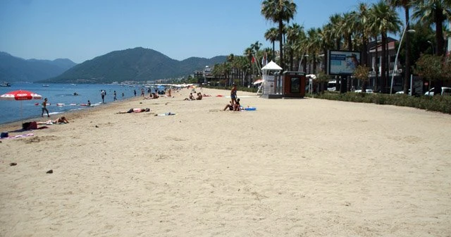 Marmaris’te aşırıcı sıcak sahilleri boşalttı