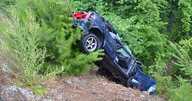 Muğla&#039;da otomobil şarampole devrildi; 4 yaralı