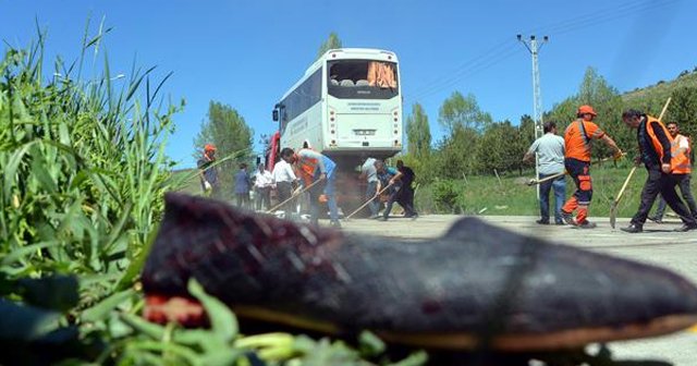 Özel halk otobüsü devrildi: 1 ölü, 15 yaralı