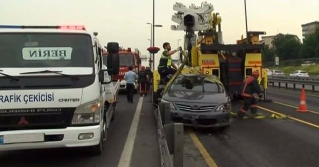 Takla atan araç metrobüs yoluna girdi