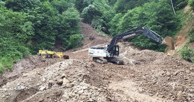 Trabzon&#039;da 9 noktada heyelan meydana geldi