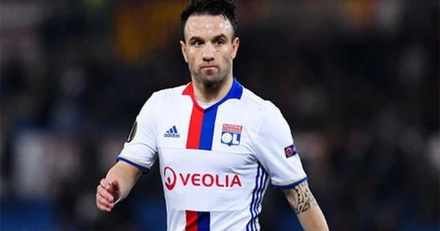 Valbuena yarın İstanbul'a geliyor!