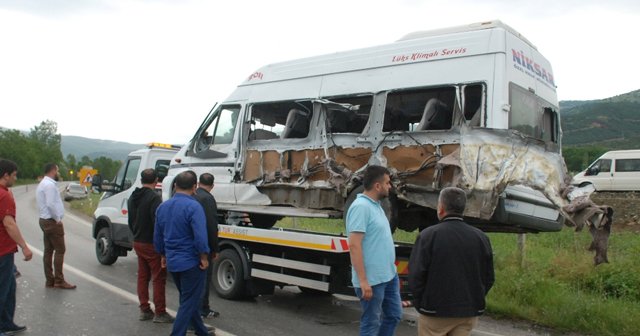 Yolcu minibüsü şarampole devrildi: 9 yaralı