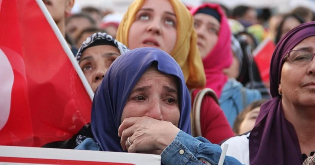 15 Temmuz’un yıl dönümünde vatandaşlar gözyaşlarını tutamadı