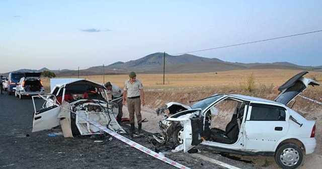 Aksaray&#039;da düğün konvoyunda kaza: 3 ölü, 3 yaralı