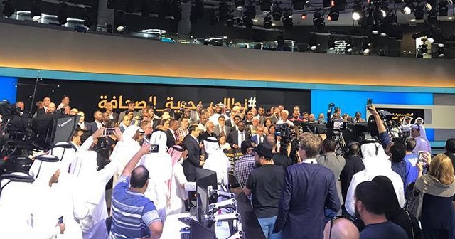 Al Jazeera televizyonunun kapatılması talebine protesto