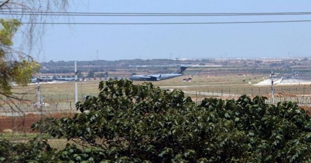 Alman uçakları çekiliyor denilen İncirlik&#039;te hareketlilik