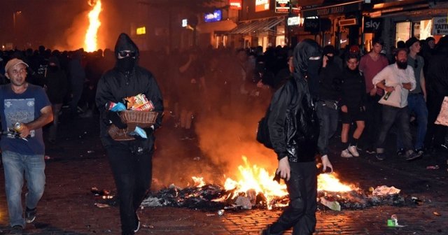Almanya&#039;daki G-20 protesto gösterilerinde 476 polis yaralandı