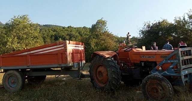Amasya&#039;da traktör devrildi: 2 ölü, 8 yaralı