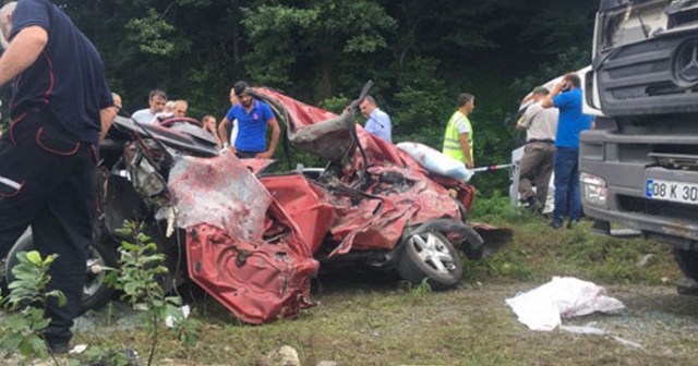 Artvin&#039;de feci kaza: 3 ölü 3 yaralı