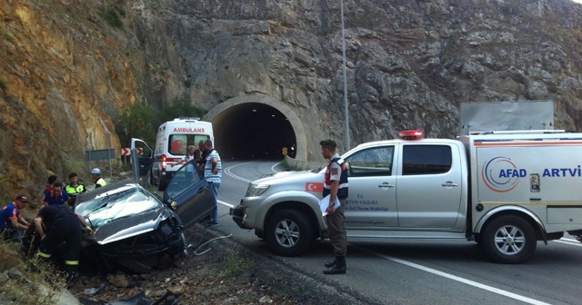 Artvin’de trafik kazası: 1 ölü, 2 yaralı