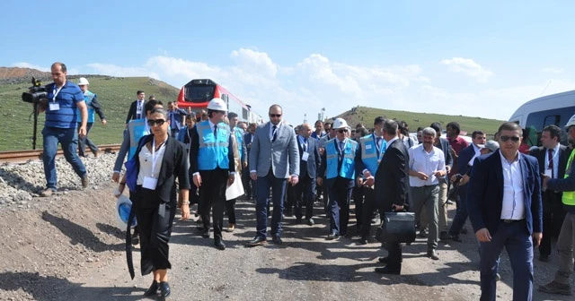 Asrın projesinin ilk yolcuları Bakan Arslan ve üç ülkenin yetkilileri oldu