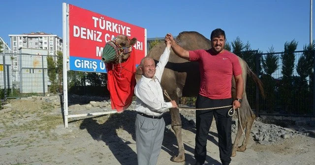 Balıkçı Kenan&#039;dan Recep Kara&#039;ya balık ziyafeti