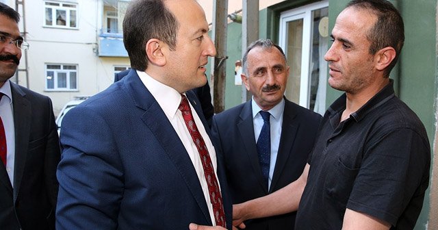 Bayburt Valisi Pehlivan şehit ailesini ziyaret etti