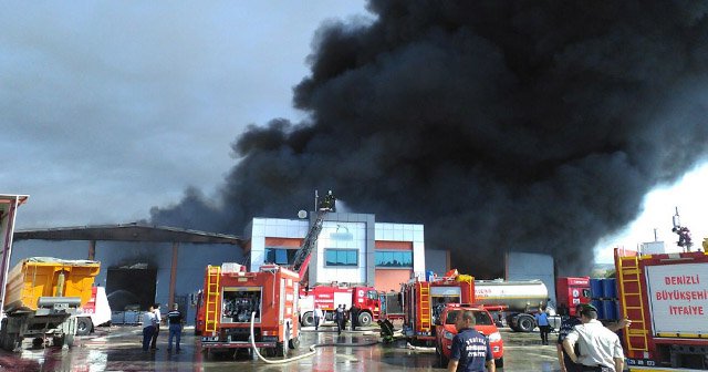 Denizli’de kimyasal atık fabrikasında yangın