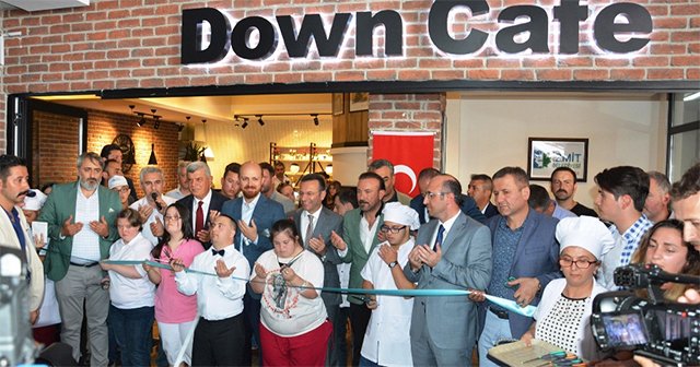 Down Kafe’yi Bilal Erdoğan açtı