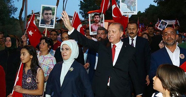 Erdoğan 15 Temmuz Şehitler Köprüsü&#039;ne böyle geldi