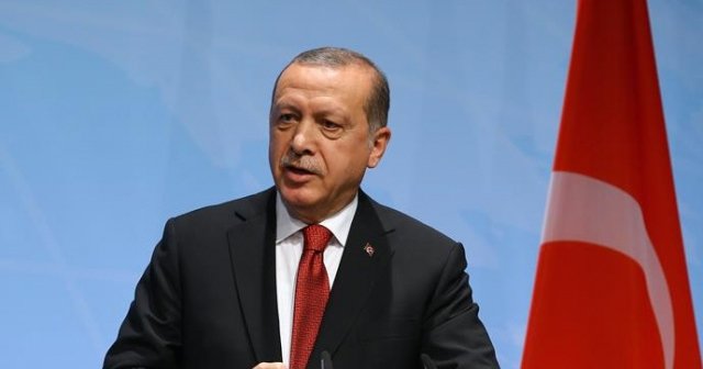 Erdoğan&#039;dan darbe sempatizanı gazeteciye ayar: Destek veriyorsunuz!