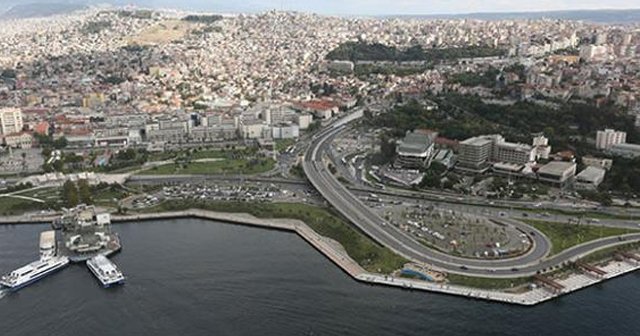 Grev nedeniyle İzmir&#039;de hayat durdu