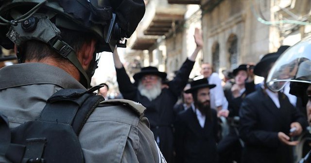 Haredi Yahudileri İsrail polisiyle çatıştı