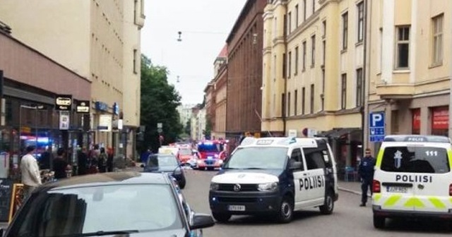 Helsinki&#039;de araç kalabalığa daldı, 1 ölü 4 yaralı