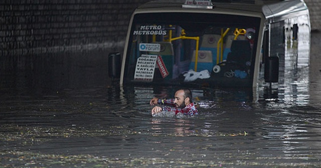 İBB&#039;den açıklama: Yağış İstanbul&#039;u terk etti