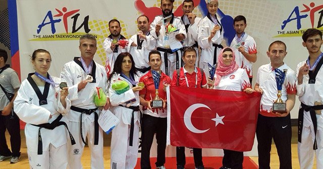 Kağıtspor’lu Ayşe Dudu Asya Tekvando’da gururlandırdı