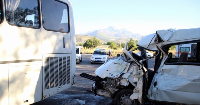 Kayseri&#039;de trafik kazası: 6 yaralı