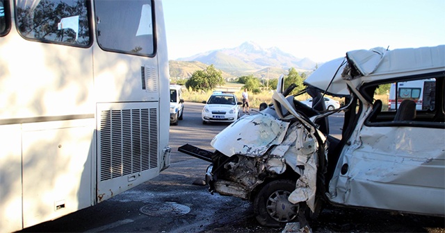 Kayseri&#039;de trafik kazası: 6 yaralı