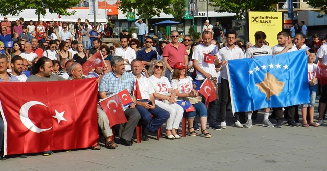 Kosova Türkiye için yürüdü