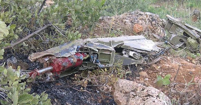 Libya'da savaş uçağı düştü