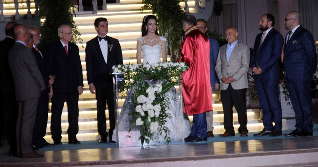 Meclis Başkanı Kahraman nikah şahitliği yaptı